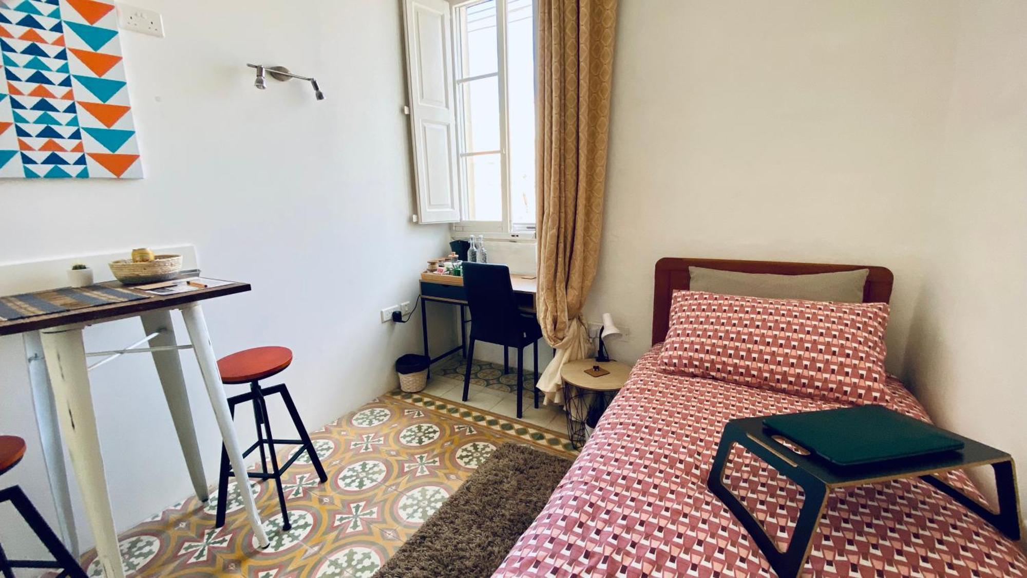 Free Breakfast, Pool, Spacious Aircon Hideaway Lägenhet Mosta Exteriör bild